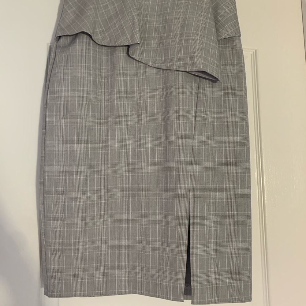 Zara ruffle pensil skirt